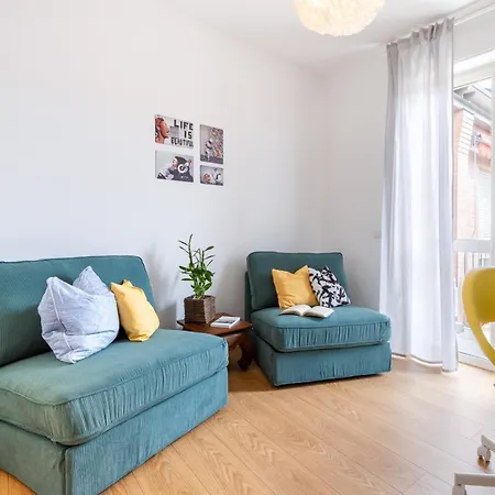 Apartmán Modern Double Terrace And Free Parking *