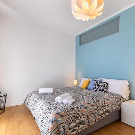 Modern Double Terrace And Free Parking Alba (Piedmont)