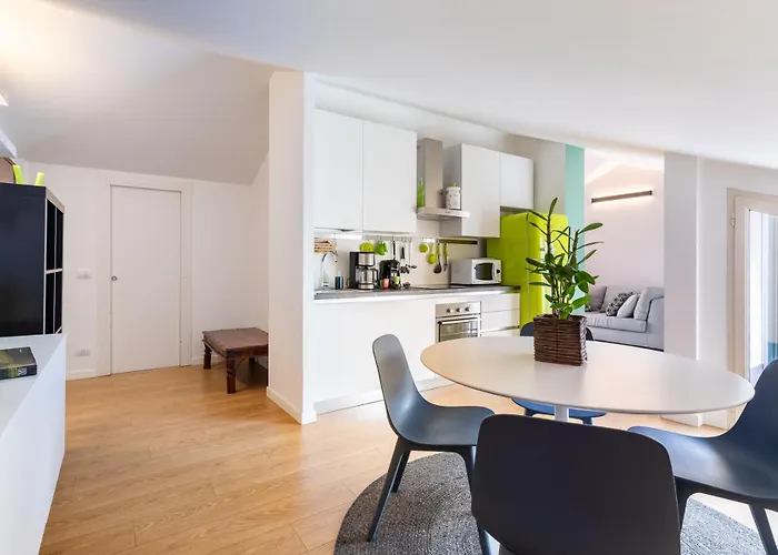 Modern With Double Terrace And Parking Apartamento Alba (Piedmont)